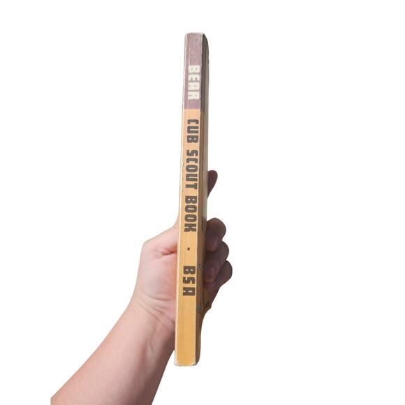 Vintage 1979 Bear Cub Scout Book Paperback Boy Scouts of America BSA Americana - Picture 3 of 6